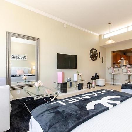 Loft Apartments At Hollywood Free Parking Close To Studios Universal Los Angeles Bagian luar foto